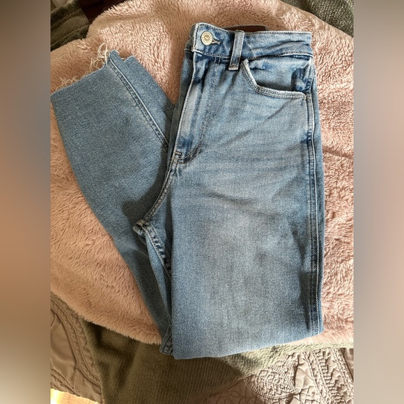 Hollister mom jeans - Picture 2 of 3